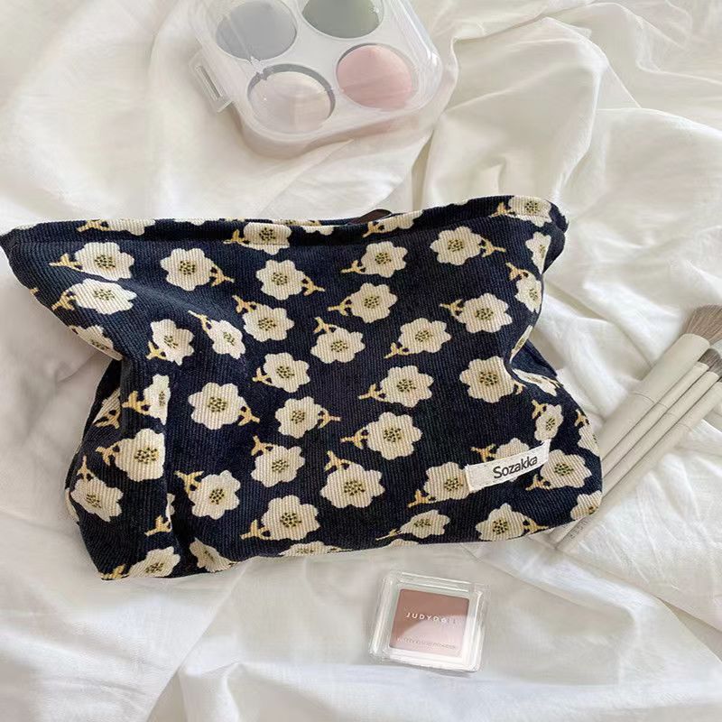 Large Capacity Cosmetic Bag
